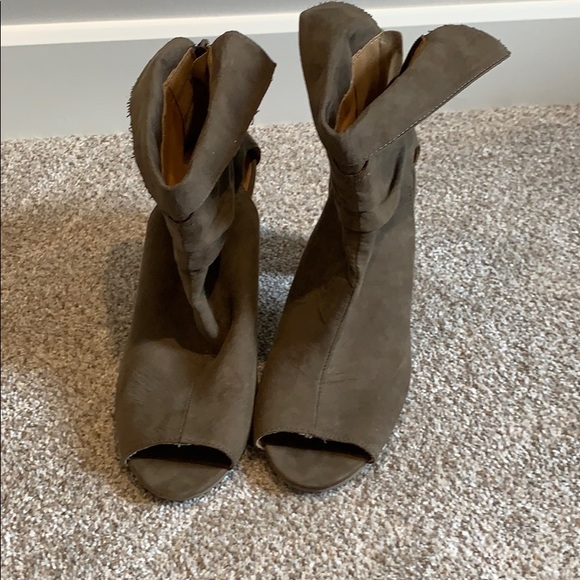 Qupid hunter green booties - Picture 2 of 4